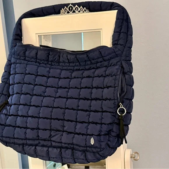 Stylish Navy Blue Quilted Women's Bag - Picture 2 of 2